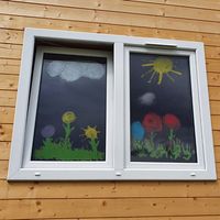 Naturkindergarten-Natur-Woelfle-bemaltes-Fenster